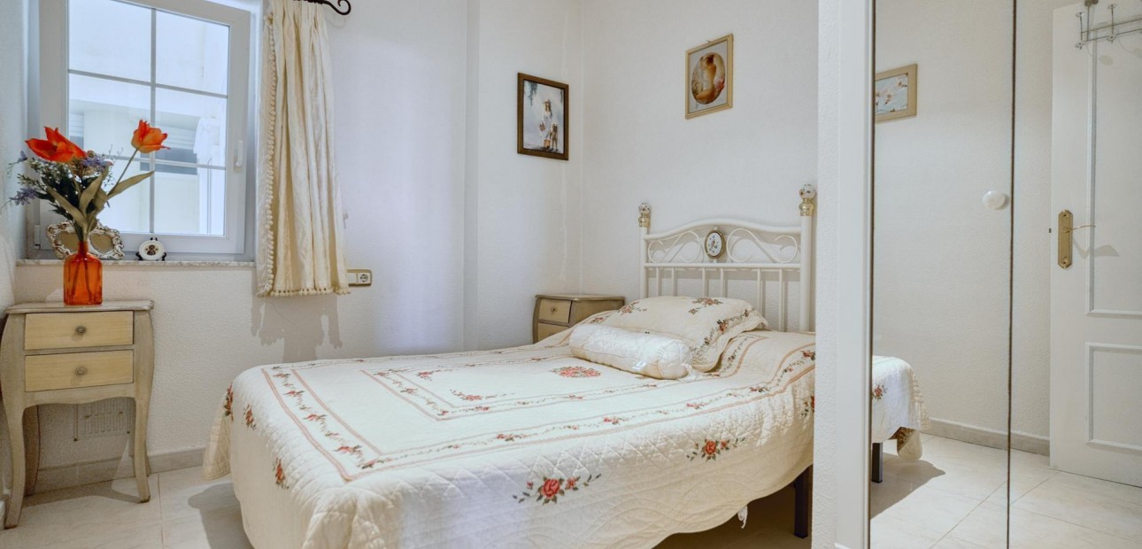 Herverkoop - Appartement / flat -
Guardamar del Segura - Urbanizaciones