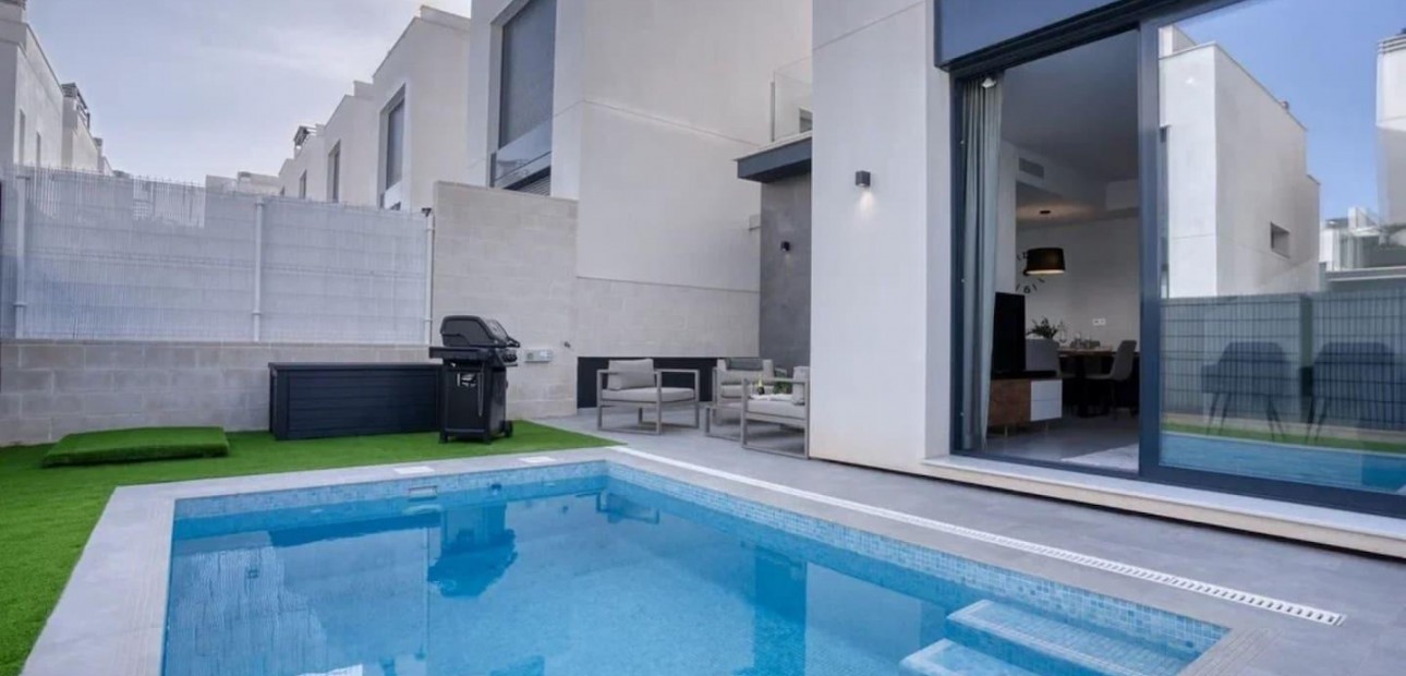 Venta - Semi -
Orihuela Costa - La Florida