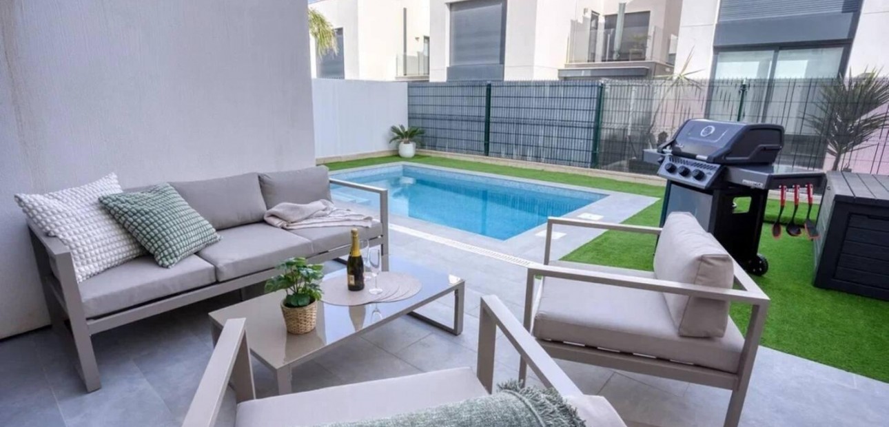 Venta - Semi -
Orihuela Costa - La Florida