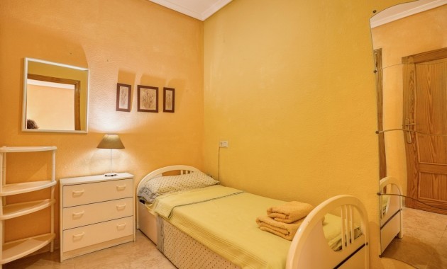 Venta - Apartamento / piso -
Torrevieja - La Mata