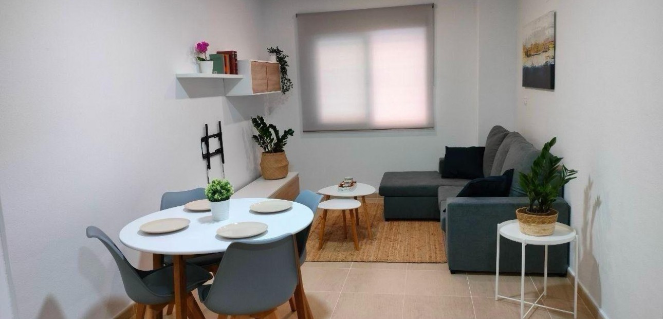 Sale - Apartment / flat -
Torrevieja - Estacion de autobuses