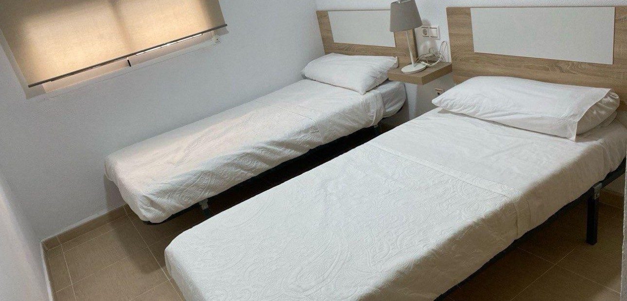 Sale - Apartment / flat -
Torrevieja - Estacion de autobuses