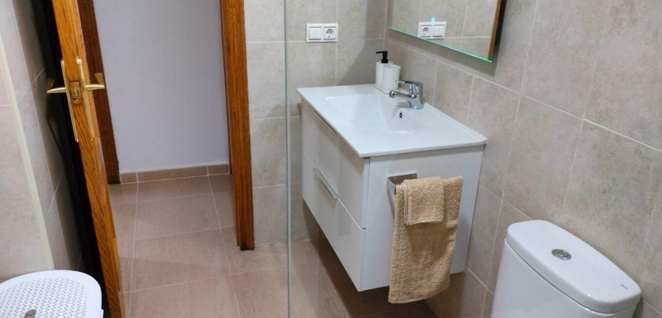 Sale - Apartment / flat -
Torrevieja - Estacion de autobuses