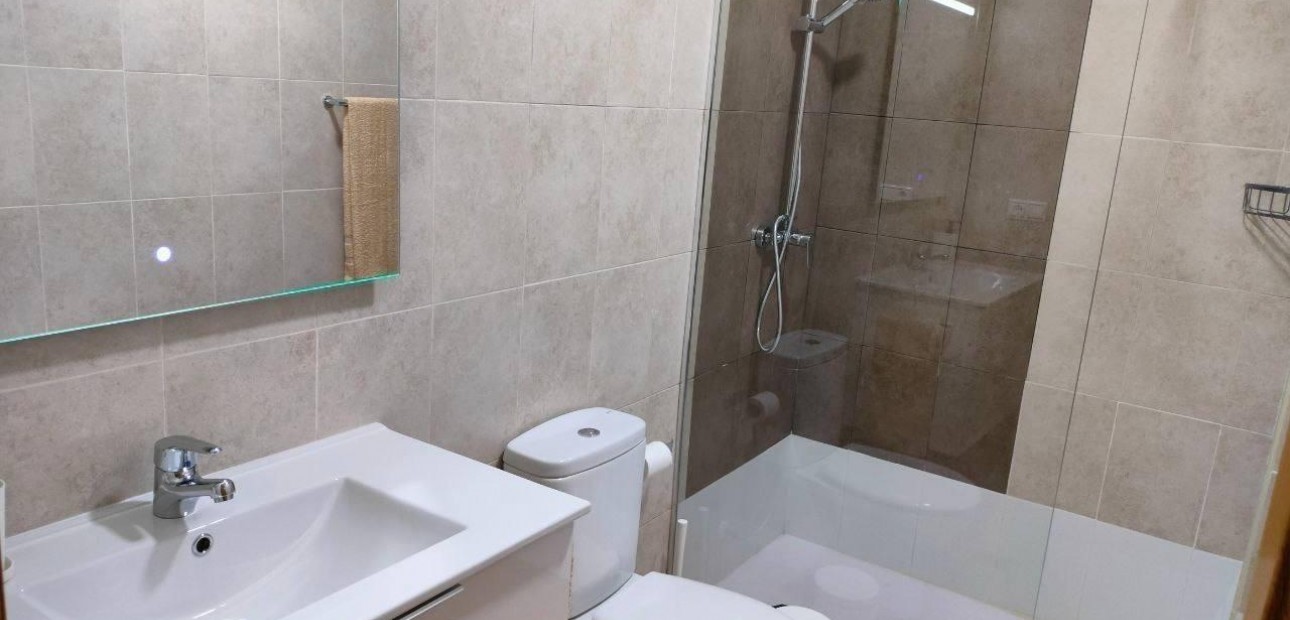 Sale - Apartment / flat -
Torrevieja - Estacion de autobuses