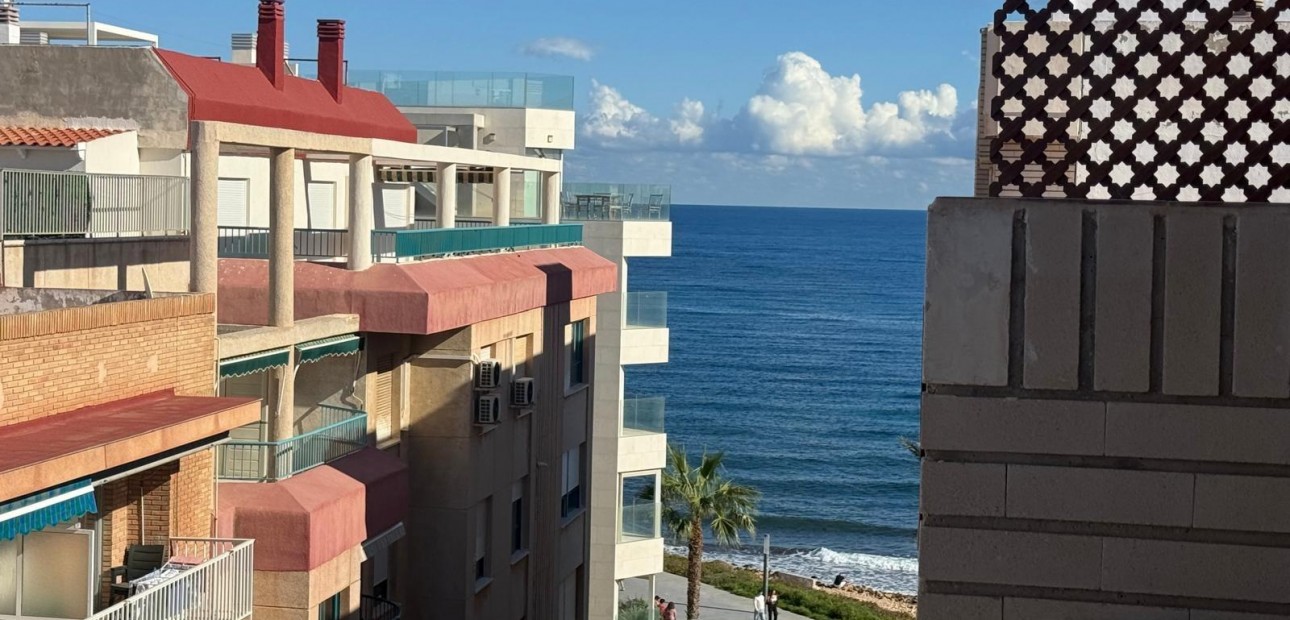 Herverkoop - Appartement / flat -
Torrevieja - Playa del cura