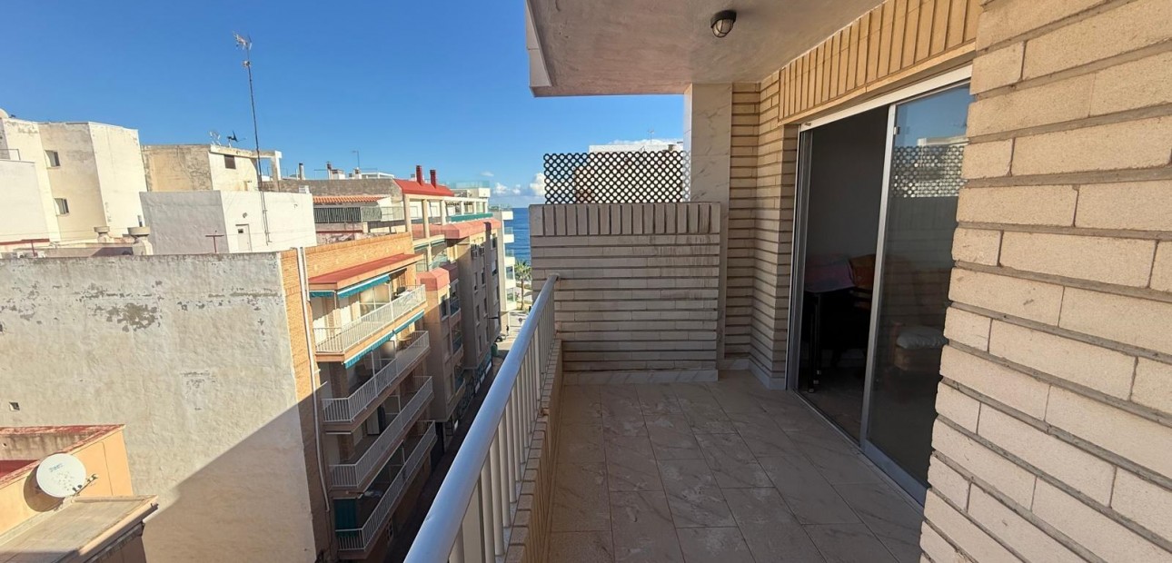Herverkoop - Appartement / flat -
Torrevieja - Playa del cura