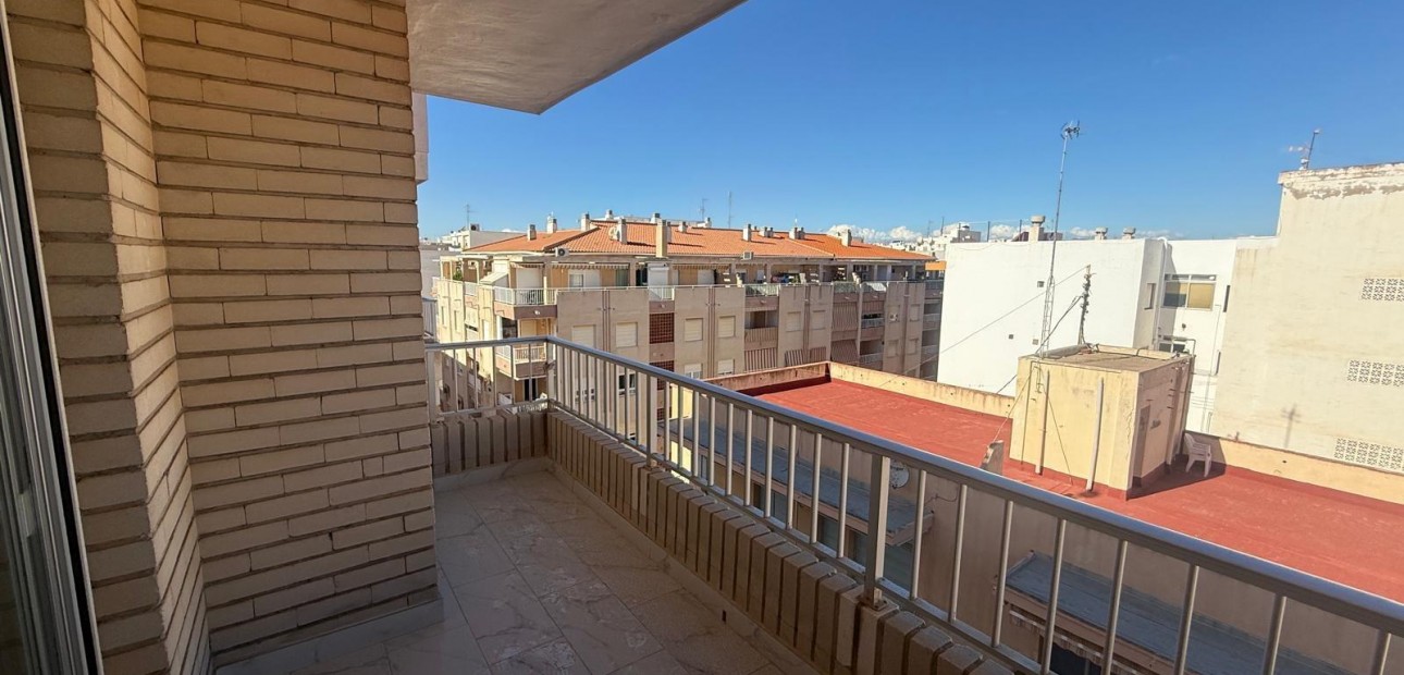 Herverkoop - Appartement / flat -
Torrevieja - Playa del cura