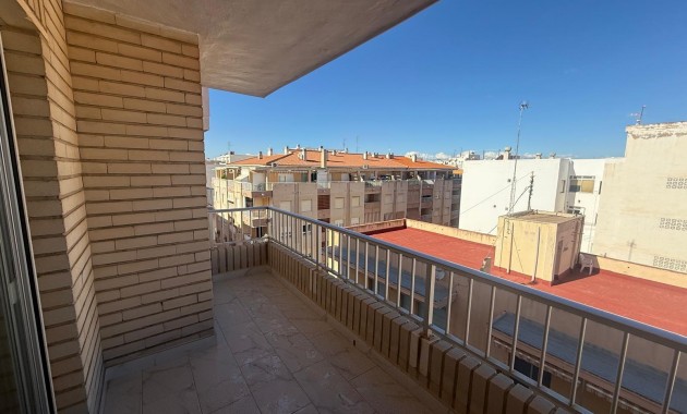 Herverkoop - Appartement / flat -
Torrevieja - Playa del cura