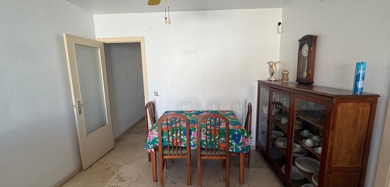 Herverkoop - Appartement / flat -
Torrevieja - Playa del cura