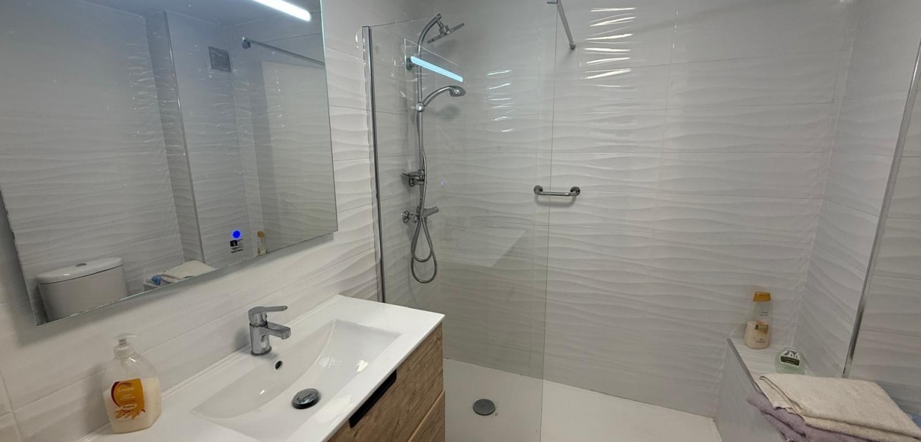 Herverkoop - Appartement / flat -
Torrevieja - Playa del cura