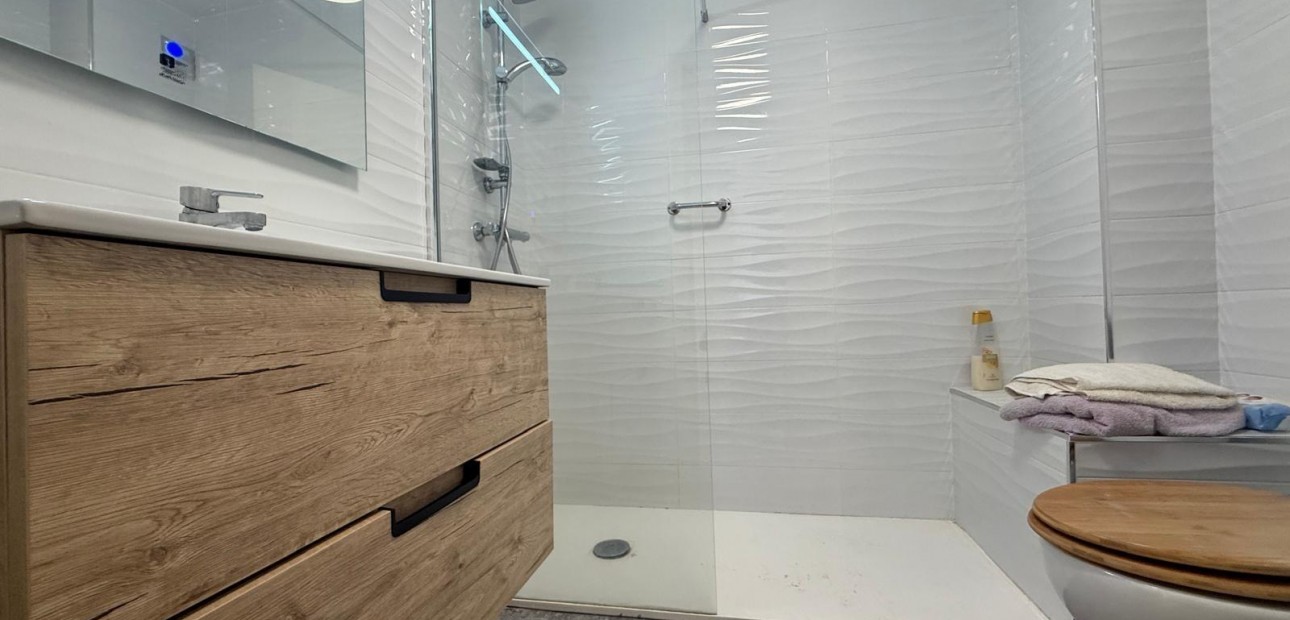 Herverkoop - Appartement / flat -
Torrevieja - Playa del cura