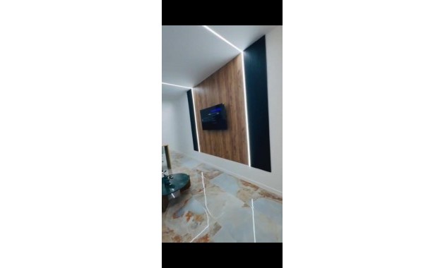 Herverkoop - Bungalow -
Benidorm - Poniente