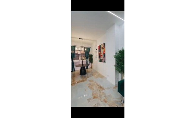 Herverkoop - Bungalow -
Benidorm - Poniente