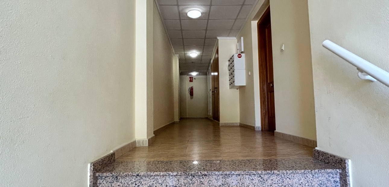 Venta - Apartamento / piso -
Jacarilla - pueblo