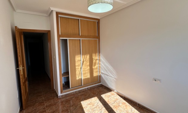 Venta - Apartamento / piso -
Jacarilla - pueblo