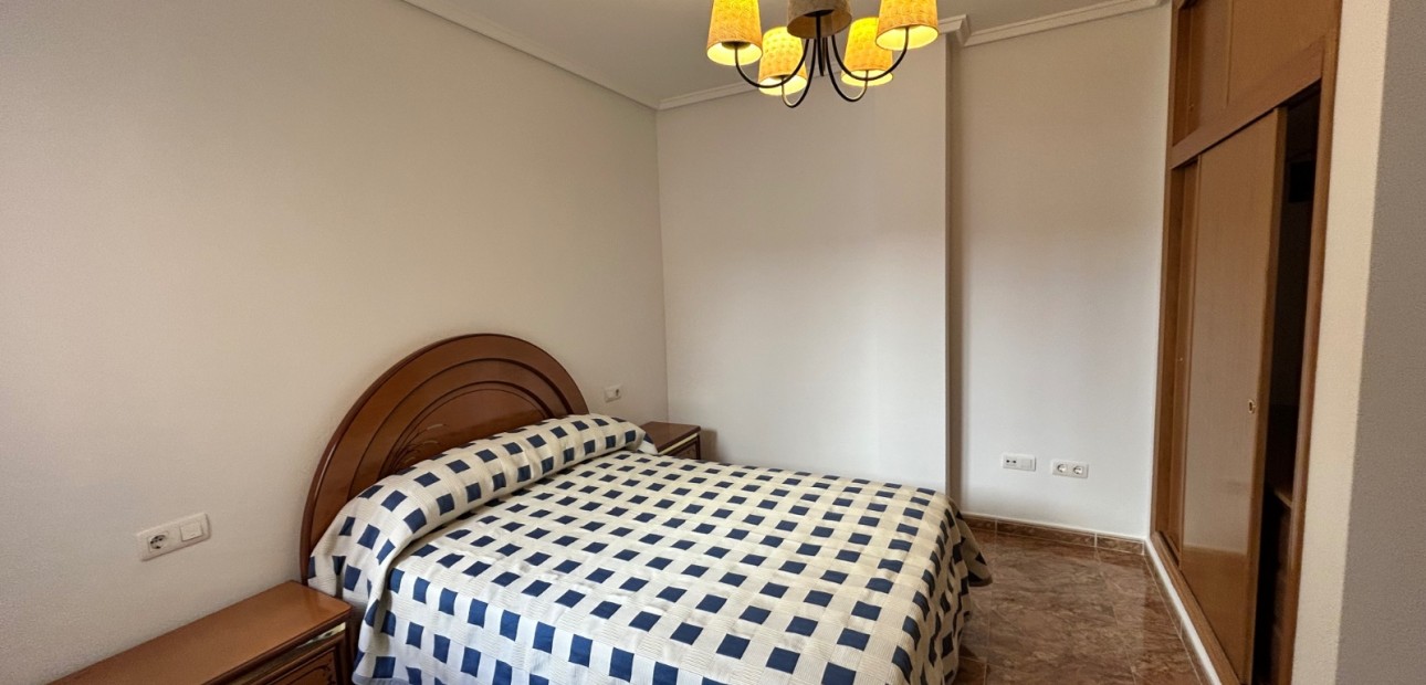 Venta - Apartamento / piso -
Jacarilla - pueblo