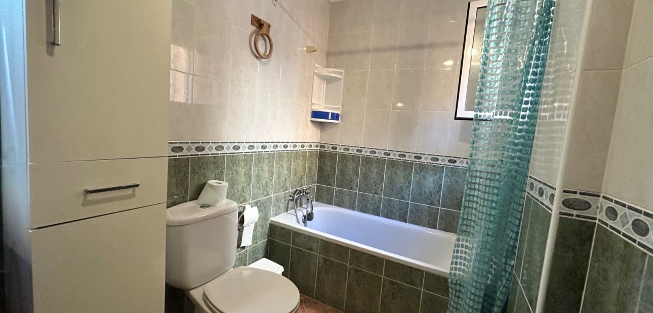 Venta - Apartamento / piso -
Jacarilla - pueblo