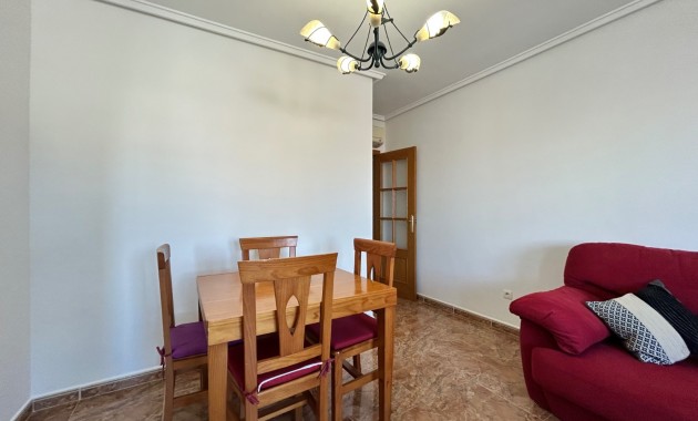 Venta - Apartamento / piso -
Jacarilla - pueblo
