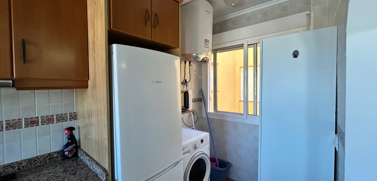 Venta - Apartamento / piso -
Jacarilla - pueblo