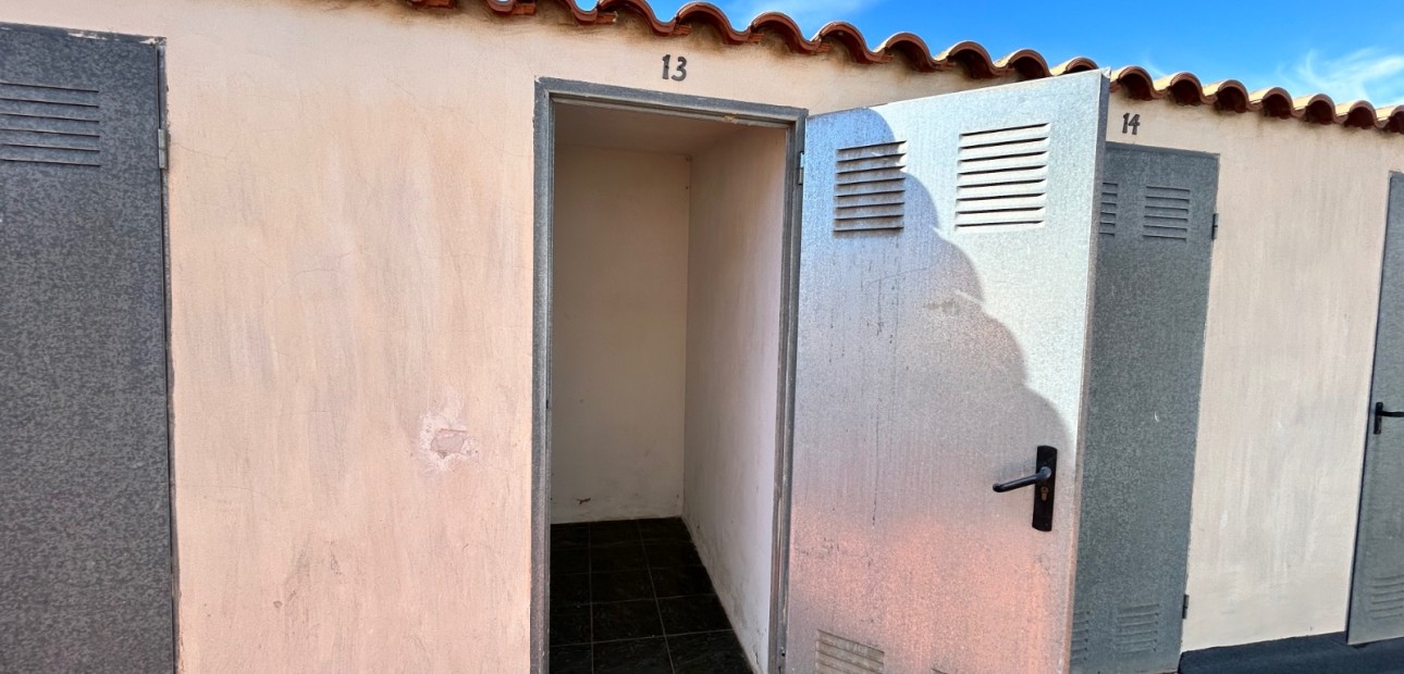 Venta - Apartamento / piso -
Jacarilla - pueblo