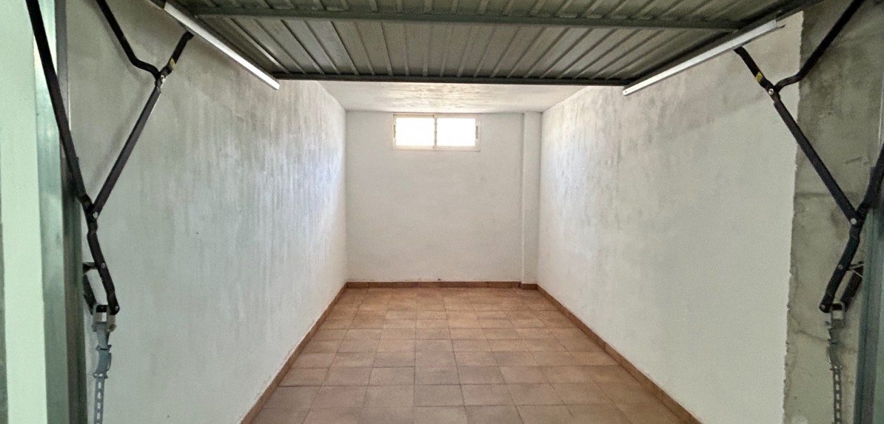 Venta - Apartamento / piso -
Jacarilla - pueblo
