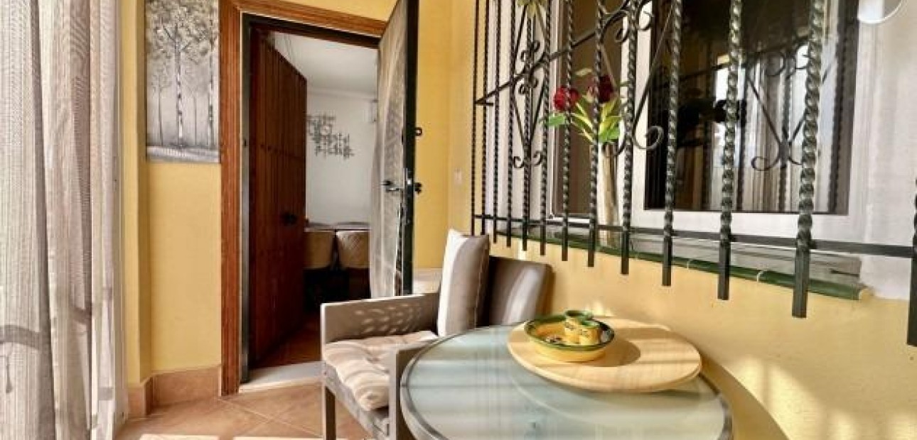 Sale - Terraced house -
Orihuela Costa - La Florida