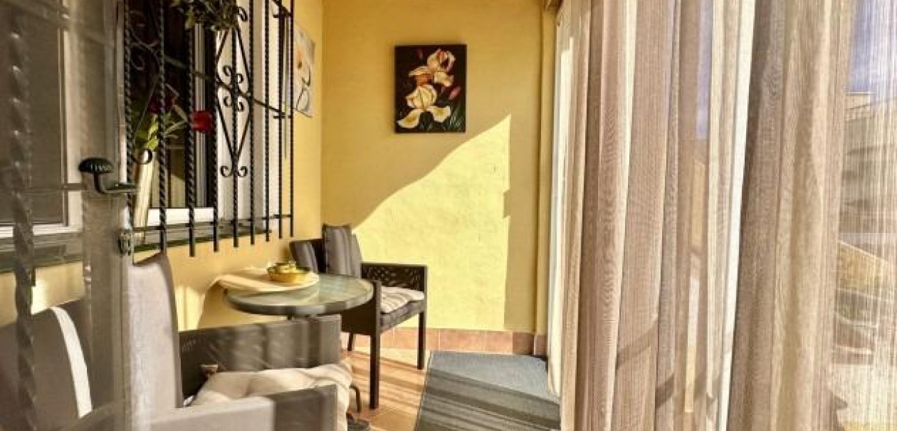 Sale - Terraced house -
Orihuela Costa - La Florida