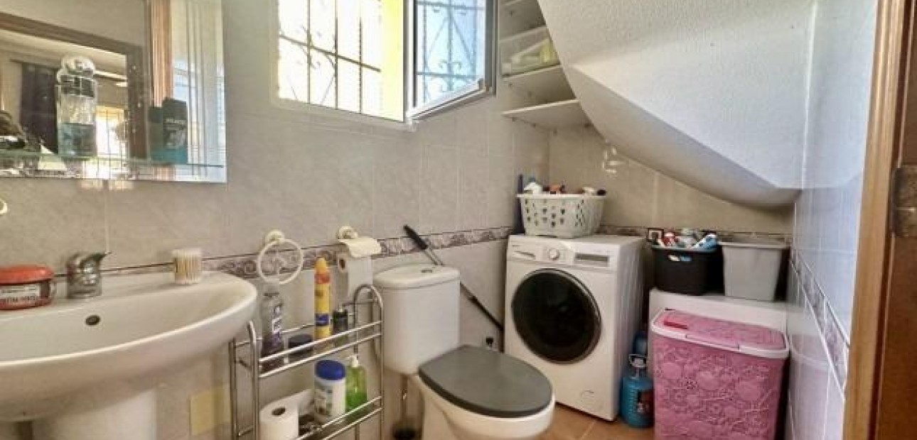 Sale - Terraced house -
Orihuela Costa - La Florida