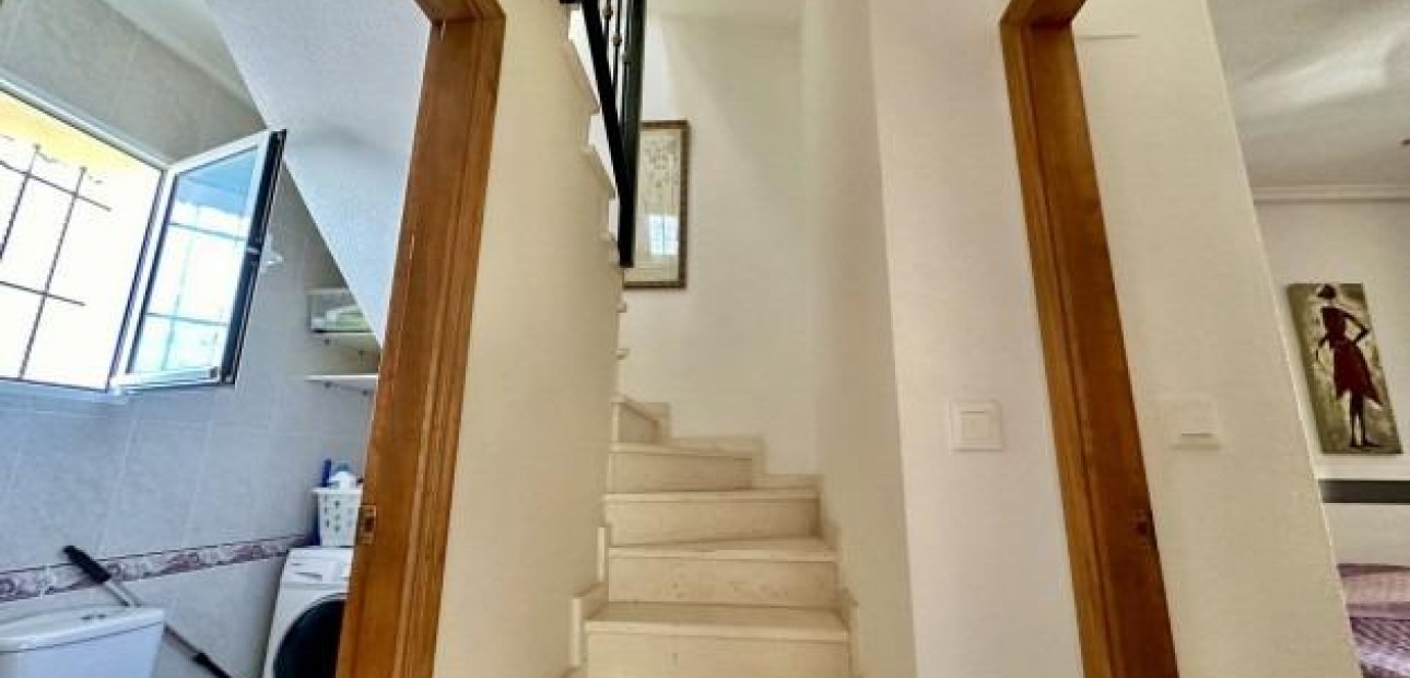 Sale - Terraced house -
Orihuela Costa - La Florida