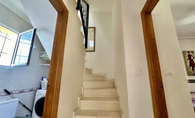 Sale - Terraced house -
Orihuela Costa - La Florida