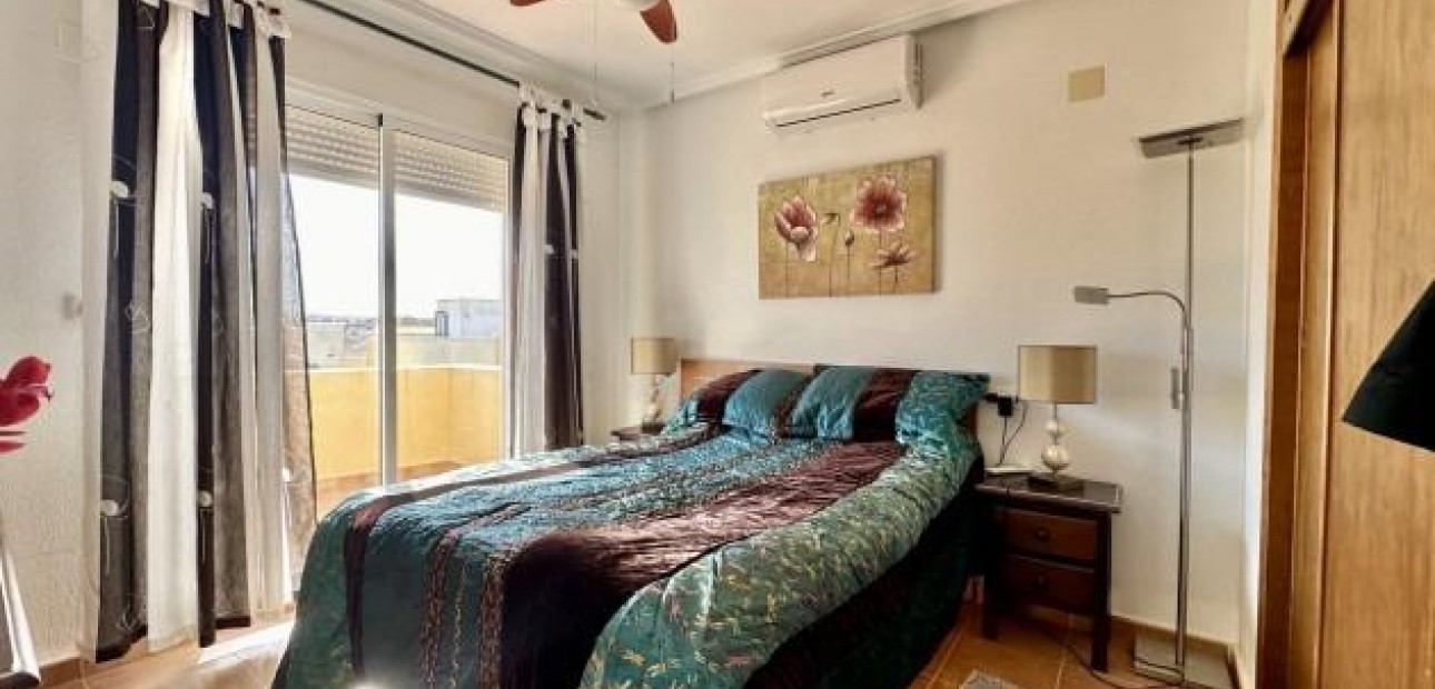 Sale - Terraced house -
Orihuela Costa - La Florida