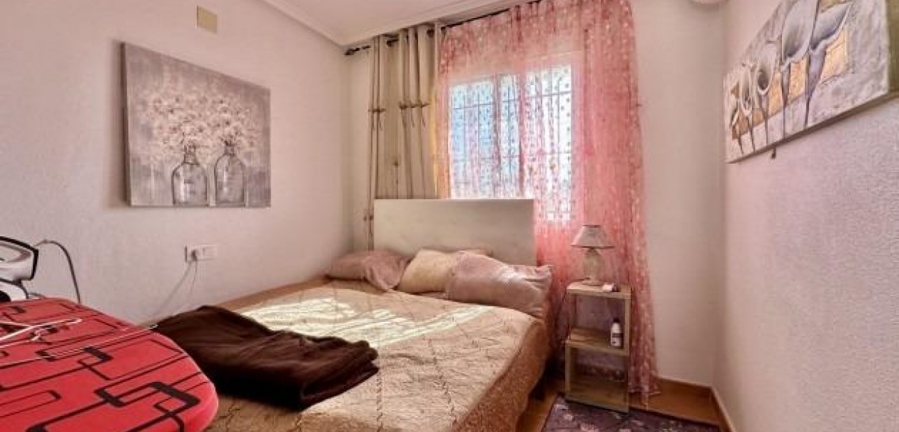 Sale - Terraced house -
Orihuela Costa - La Florida