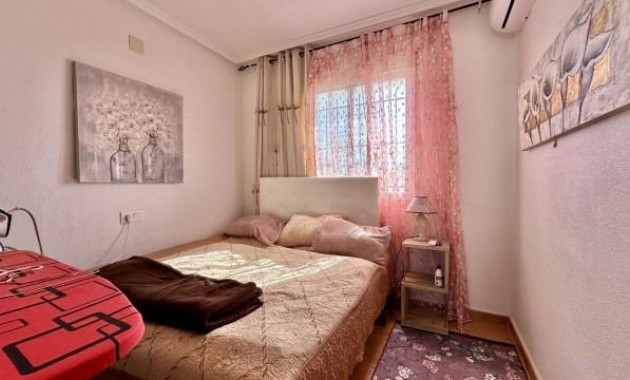 Sale - Terraced house -
Orihuela Costa - La Florida