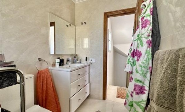 Sale - Terraced house -
Orihuela Costa - La Florida