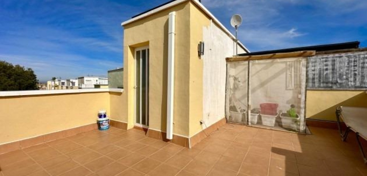 Sale - Terraced house -
Orihuela Costa - La Florida