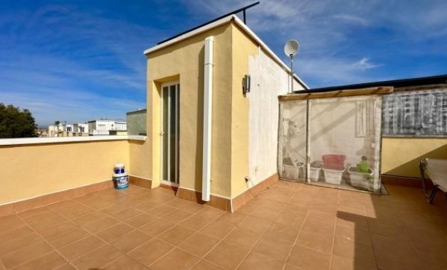 Sale - Terraced house -
Orihuela Costa - La Florida