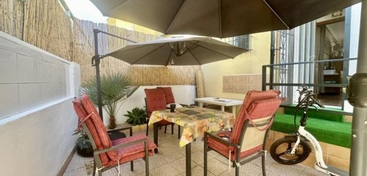 Sale - Terraced house -
Orihuela Costa - La Florida