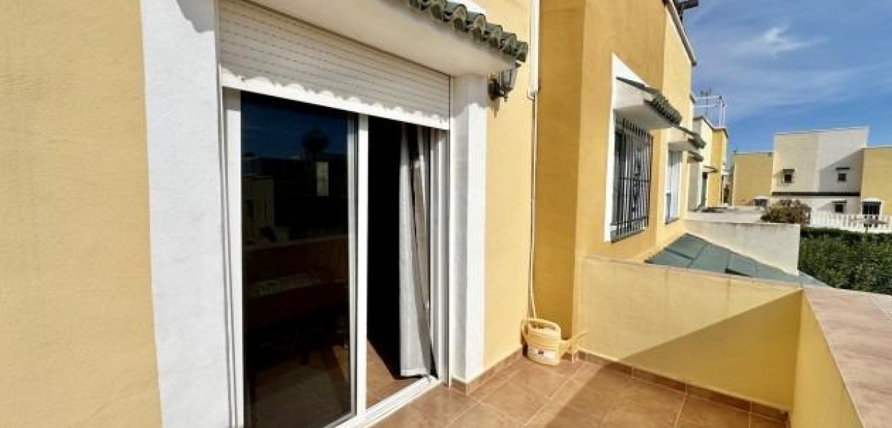 Sale - Terraced house -
Orihuela Costa - La Florida
