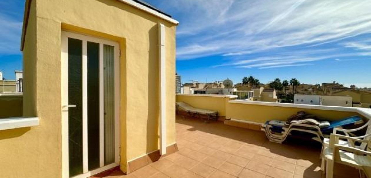 Sale - Terraced house -
Orihuela Costa - La Florida