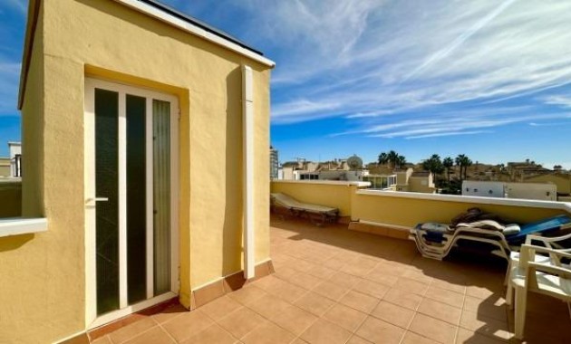 Sale - Terraced house -
Orihuela Costa - La Florida