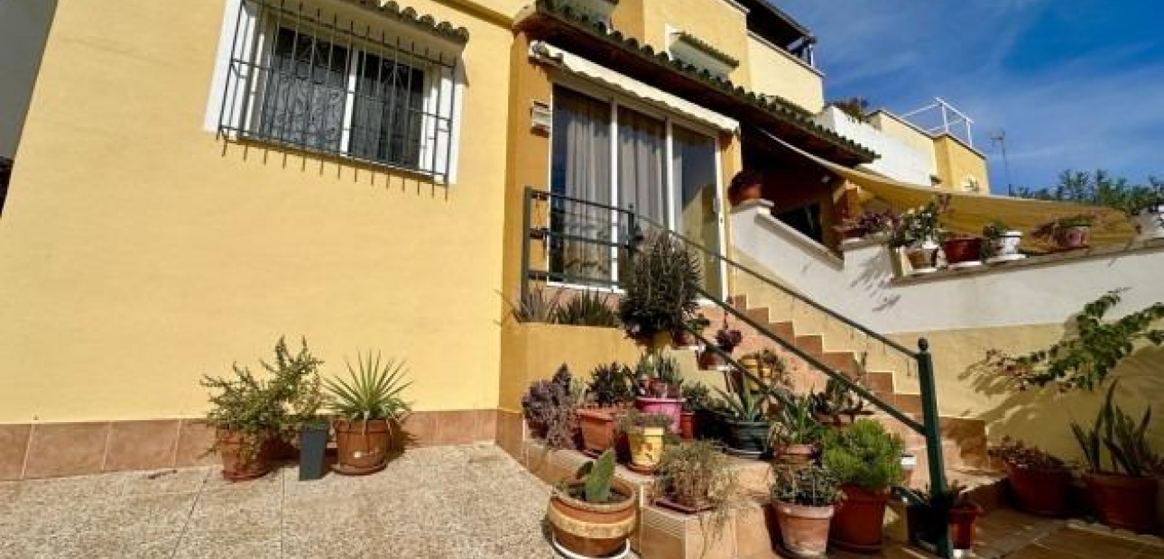 Sale - Terraced house -
Orihuela Costa - La Florida