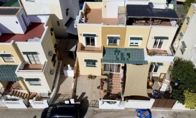 Sale - Terraced house -
Orihuela Costa - La Florida