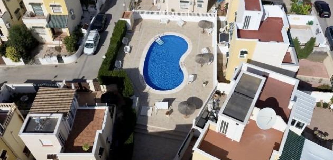 Sale - Terraced house -
Orihuela Costa - La Florida