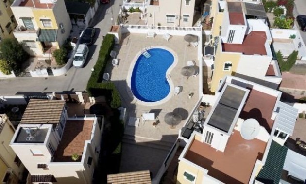 Sale - Terraced house -
Orihuela Costa - La Florida