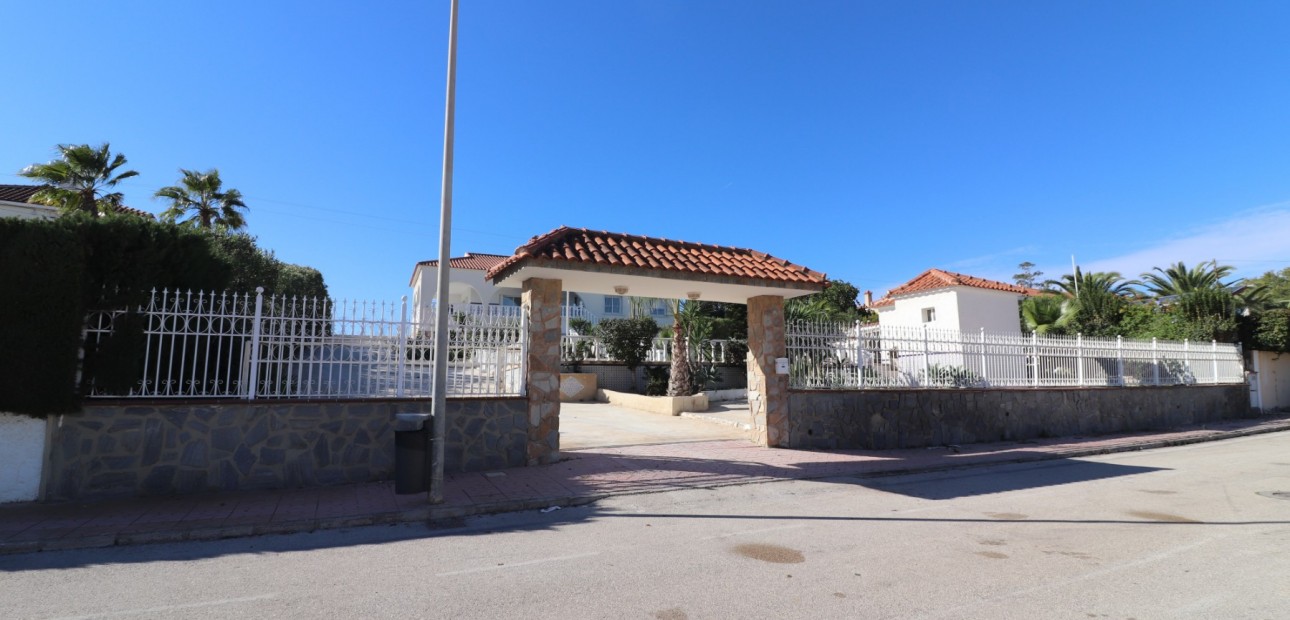 Venta - Detached Villa -
Algorfa - Lomas de La Juliana
