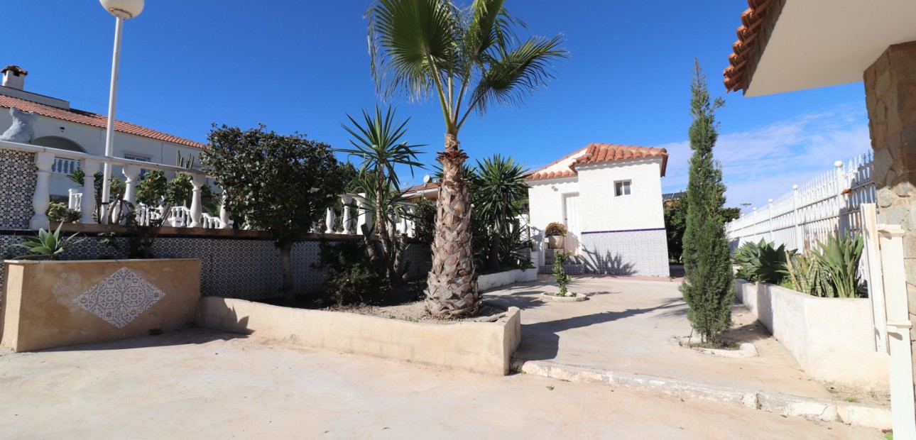 Venta - Detached Villa -
Algorfa - Lomas de La Juliana