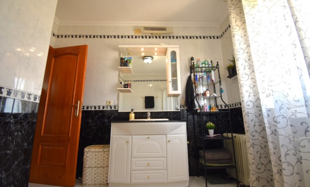 Venta - Semi Detached Villa -
Orihuela Costa - Los Balcones