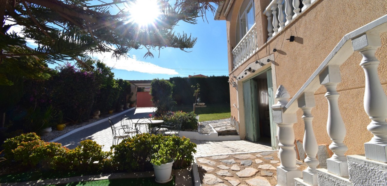 Venta - Semi Detached Villa -
Orihuela Costa - Los Balcones
