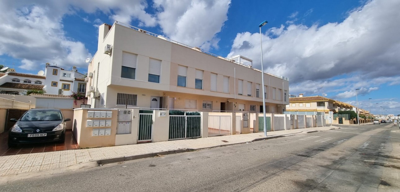 Sale - House - Townhouse -
Orihuela Costa - Los Dolses