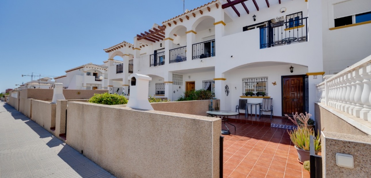 Venta - Adosado -
Punta Prima